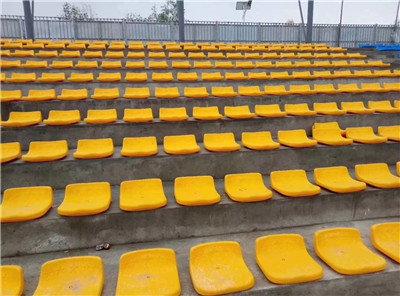 成都室外運(yùn)動(dòng)場地座椅施工現(xiàn)場